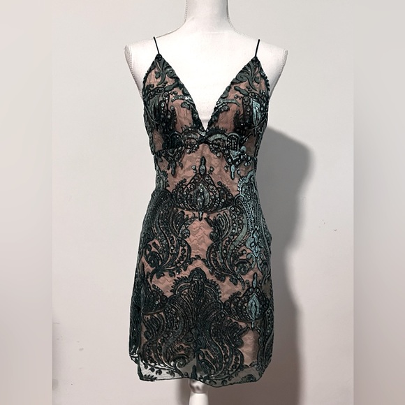 Cache Emerald Sequin Dress - Picture 1 of 14